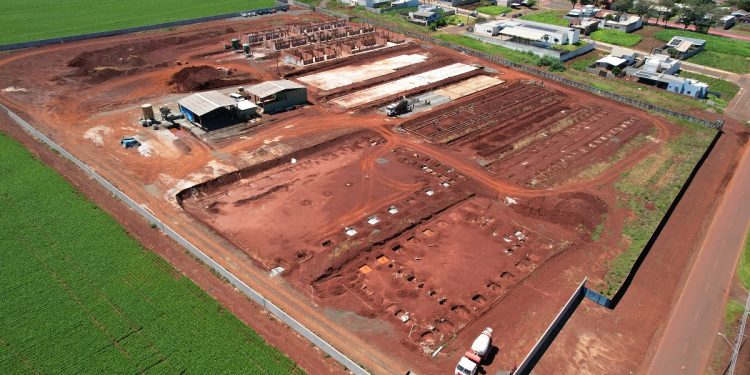 Prefeita Cleide E Vice Lindolfo Visitam Canteiro De Obras Da Escola