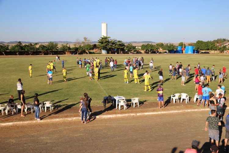 CONFUSÃO: Jogo pela Copa Oeste Sicredi não termina, em função de briga envolvendo torcidas e atletas da Linha Mineira