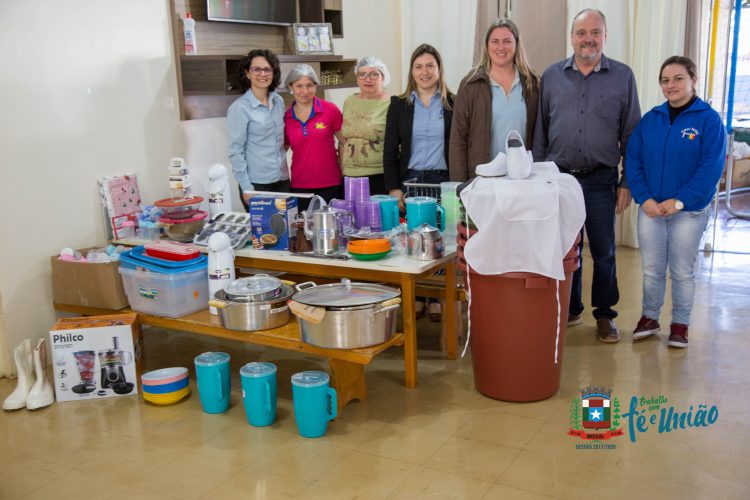 MISSAL: Escolas e CMEI’s recebem mobília e utensílios de cozinha