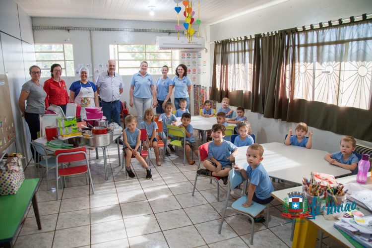 MISSAL: Escolas e CMEI’s recebem mobília e utensílios de cozinha