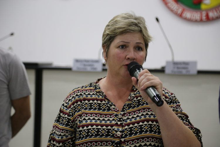 Famílias contempladas recebem autorização para fazer escritura dos lotes em Itaipulândia