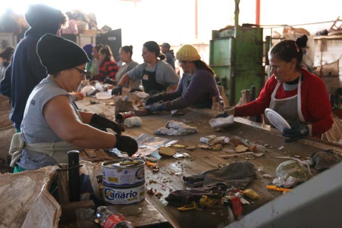 Santa Helena:  Prefeito visita Usina de Reciclagem, anuncia investimentos e reforça importância da separação dos materiais