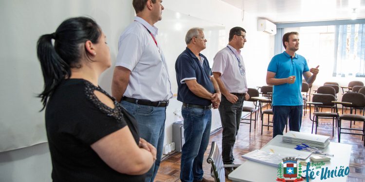 Curso de Manicure e Pedicure é iniciado em Missal
