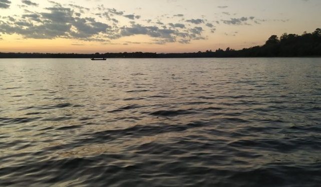 Pescadores estão desaparecidos em Entre Rios do Oeste após barco virar com quatro pessoas; dois foram salvos pela PM