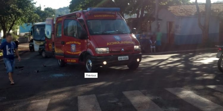 Corpo de Bombeiros atende acidente entre carro e moto em São Miguel