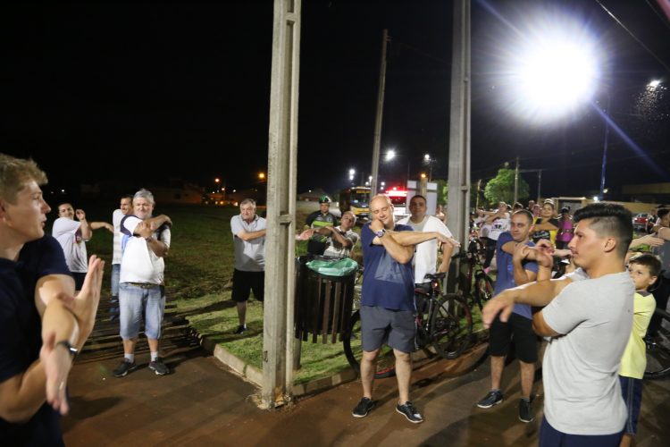 Itaipulândia: 1ª Caminhada e Pedalada Noturna marca a inauguração das luzes da cidade até a praia