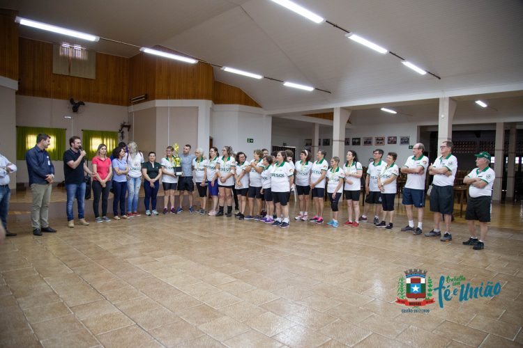 Equipe Feminina de Vôlei Adaptado de Missal é campeã invicta da Liga Cresol