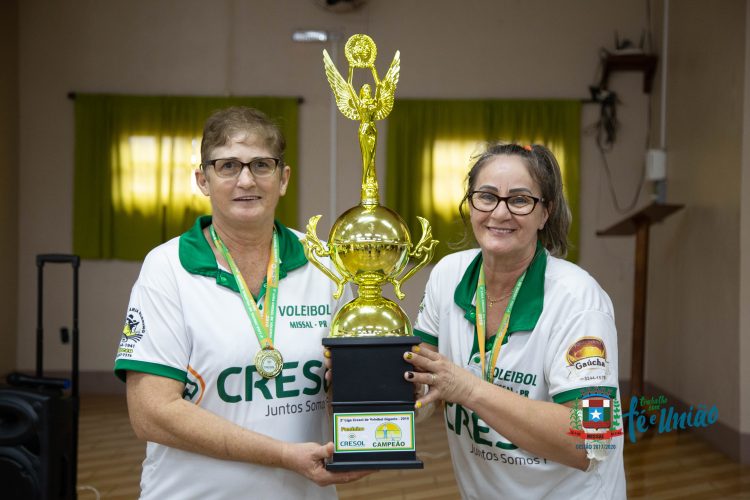 Equipe Feminina de Vôlei Adaptado de Missal é campeã invicta da Liga Cresol