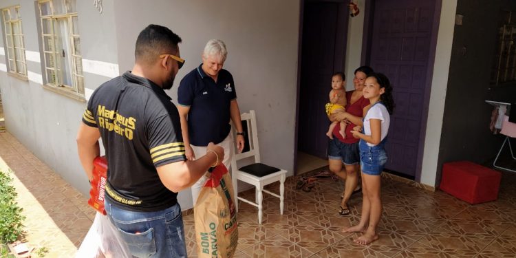 Ouvintes da Nativa FM 87,9 são premiados pela dupla Matheus e Ribeiro