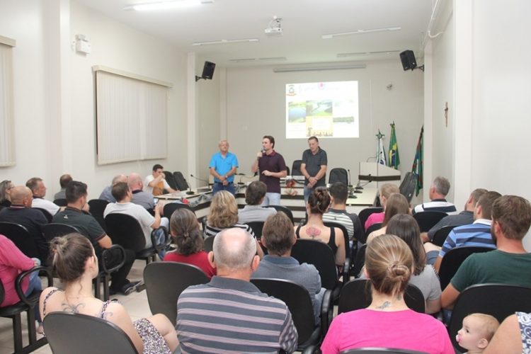 Construção de Cisterna em Linha São Francisco Missal vai auxiliar na produção de bananas