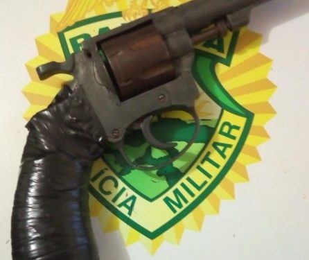 Itaipulândia: Vítima entra em luta corporal e toma arma de assaltante