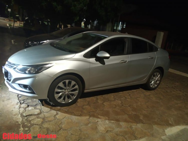 Itaipulândia: Veículos clonados e agrotóxicos contrabandeados são apreendidos e um homem foi preso