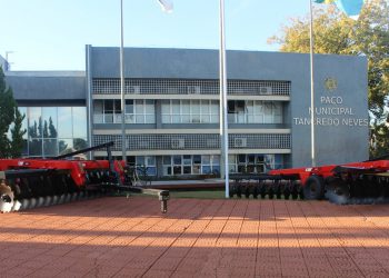 Prefeitura compra grade niveladora para atender os agricultores itaipulandienses