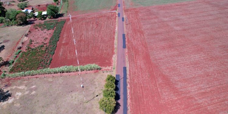 Operação tapa buracos na estrada Santa Inês-São José do Itavó