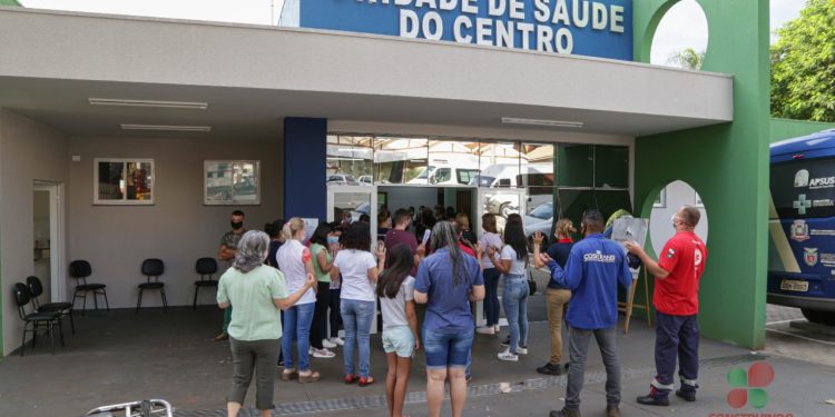 Benção para mulheres na Unidade de Saúde em Missal