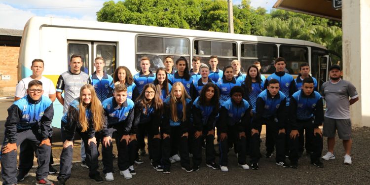 Equipes de Futsal Sub-17 masculino e feminino de Itaipulândia estão nas semifinais da Etapa em Foz do Iguaçu