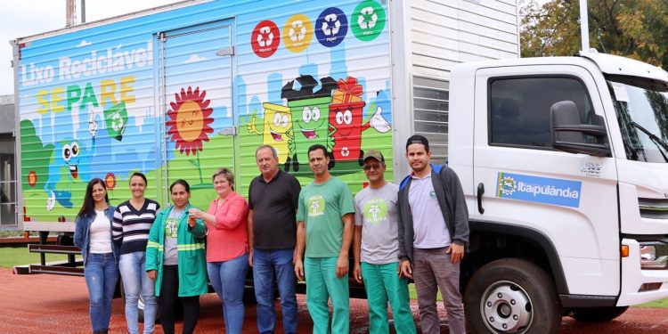 Caminhão adquirido em parceria com a Itaipu é entregue oficialmente para a Assoremi