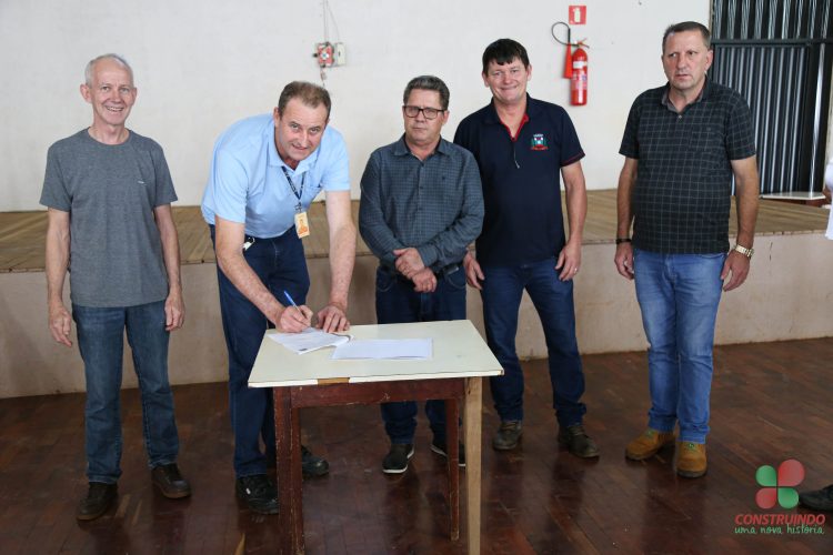 Distribuidores de adubo orgânico irão beneficiar mais de 40 produtores em duas comunidades de Missal