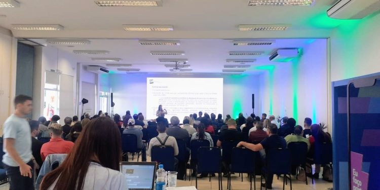 Representantes de Itaipulândia participam de encontro do Projeto “Fomenta Compras Públicas Paraná”