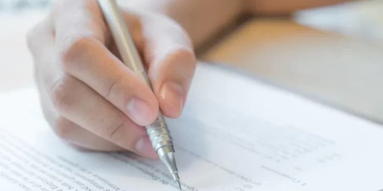 Salários de novo concurso público em Foz do Iguaçu podem chegar a R$ 13,5 mil