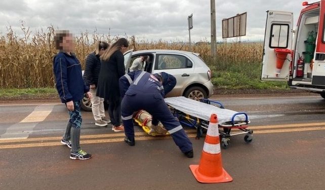 SAMU socorre homem que bateu a cabeça em acidente na PR488, no interior de Santa Helena