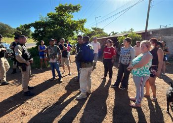 Manifestação interdita parcialmente a BR no bairro Pedreira, em Medianeira: Falta de transporte escolar foi a motivação do ato