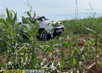 Capotamento impressionante destrói caminhonete na PR-488 em Santa Helena, e vítimas escapam com ferimentos leves