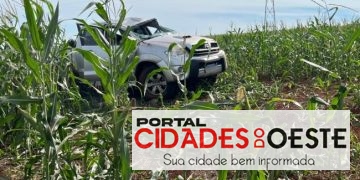 Capotamento impressionante destrói caminhonete na PR-488 em Santa Helena, e vítimas escapam com ferimentos leves